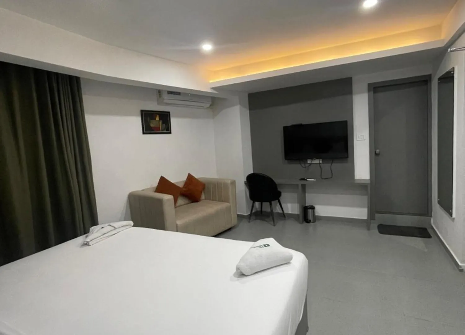 Hotel Pk Residency Thiruvananthapuram 5*,